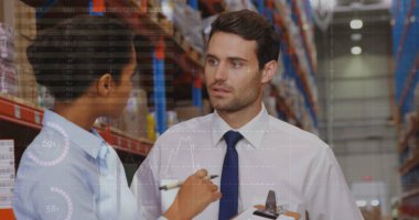 Depodaki iş adamlarından oluşan bir ağ görüntüsü. Dijital arayüz teknolojisi ve ağ konsepti dijital olarak oluşturuldu.