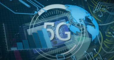 Sunucuların üzerinde 5G ve işleme çemberlerinin resmi. ağ, iletişim, veri işleme ve teknoloji konsepti dijital olarak oluşturulmuş görüntü. 