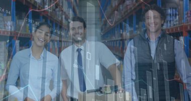 Depoda çalışan kadın ve erkeklerin istatistik ve mali veri işleme görüntüleri. küresel gönderim ve bağlantılar konsepti dijital olarak oluşturulmuş görüntü.