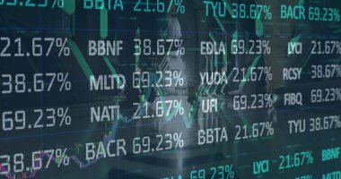 İş adamları üzerinden finansal veri işleme görüntüsü. küresel iş, bağlantılar ve veri işleme kavramı dijital olarak oluşturulmuş görüntü.