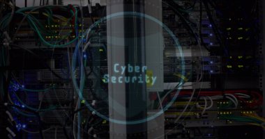 Siber güvenlik ve göz taraması sunucular üzerinde daireler çiziyor. İnternet güvenliği, veri güvenliği, veri işleme ve dijital olarak oluşturulmuş görüntü konsepti.