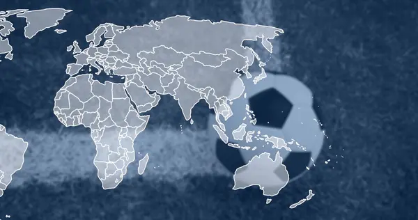 Imagem Mapa Mundial Movimento Sobre Bola Futebol Conceito Futebol Copa — Fotografia de Stock
