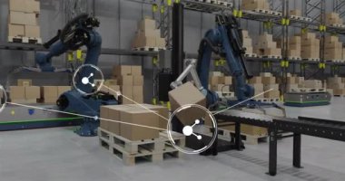Depoda çalışan makinelerin üzerindeki simgelerle bağlantı ağının animasyonu. İş ve dijital arayüz kavramı dijital olarak oluşturulmuş video.
