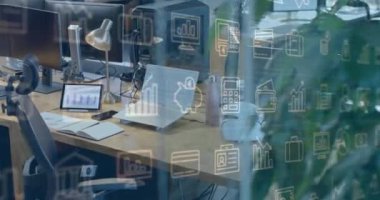 Ofisteki bilgisayarın üzerinde iş simgeleri ve veri işleme animasyonları. Küresel finans, iş, bağlantılar, hesaplama ve veri işleme kavramı dijital olarak oluşturulmuş video.