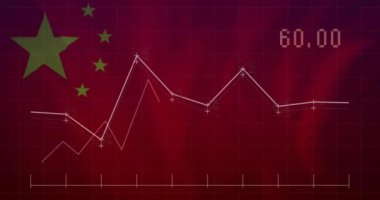 Çin bayrağı üzerinde finansal veri işleme animasyonu. Küresel finans, iş, bağlantılar, hesaplama ve veri işleme kavramı dijital olarak oluşturulmuş video.