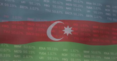 Azerbejdshan bayrağı üzerinde finansal veri işleme animasyonu. Küresel iş, finans, bağlantılar, hesaplama ve veri işleme kavramı dijital olarak oluşturulmuş video.