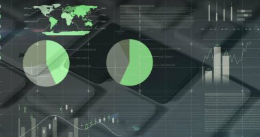 Gri arkaplanda bilgisayar klavyesinde veri işleme resmi. küresel teknoloji, ağ oluşturma ve dijital arayüz kavramı dijital olarak oluşturulmuş görüntü.