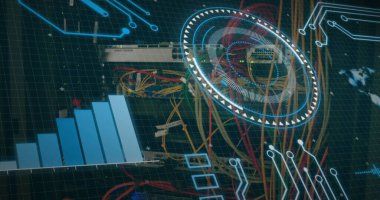 Bilgisayar sunucusunun kablosu ve kapsamı üzerinden veri işleme resmi. küresel bağlantılar, veri işleme ve hesaplama kavramı dijital olarak oluşturulmuş resim.