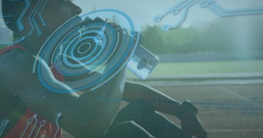 Koşu parkurunda çalışan engelli erkek sporcunun dijital veri işleme görüntüsü. global spor, rekabet, engellilik ve dijital arayüz kavramı dijital olarak oluşturulmuş görüntü.