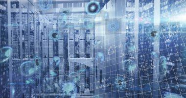 Matematiksel denklemlerin resmi ve bilgisayar sunucu odasına karşı çoklu tarayıcılar. Bilgisayar arayüzü ve iş veri depolama teknolojisi kavramı