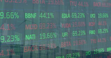 Çayır üzerinde dönen yel değirmeninin üzerinde istatistiksel ve borsa veri işleme görüntüsü. Küresel ekonomi ve yenilenebilir enerji teknolojisi kavramı