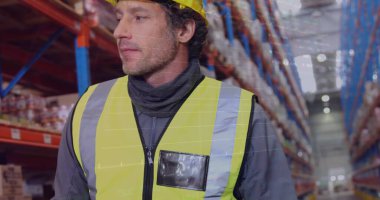 Küre ve bağlantı ağlı metin görüntüsü. Dijital arayüz teknolojisi ve ağ konsepti dijital olarak oluşturuldu.