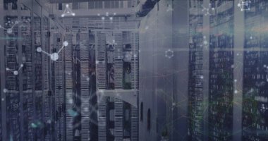 Sunucuların üzerinde yüzen moleküllerin görüntüsü. Ağ, bağlantılar, iletişim, veri işleme ve teknoloji konsepti dijital olarak oluşturuldu.