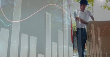 Beyaz erkek kuryenin arabasının üzerindeki mali verilerin görüntüsü. iş, finans ve dağıtım hizmetleri kavramı dijital olarak oluşturulmuş görüntü.