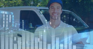 Beyaz bir erkek işçinin kamyonetin arkasında gülümseyen bir paket taşıdığını gördüm. Önplanda grafik ve istatistiklerin dijital resmi gösteriliyor