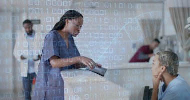 Hastanedeki çeşitli doktorlar üzerinde DNA ipliği ve ikili kodlama veri işleme görüntüsü. Küresel tıp, sağlık, bağlantılar, hesaplama ve veri işleme kavramı dijital olarak oluşturulmuş görüntü.