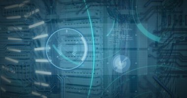 Sunucu odasının üstündeki dijital arayüzün resmi. Küresel iş, finans, veri işleme ve dijital arayüz kavramı dijital olarak oluşturuldu.