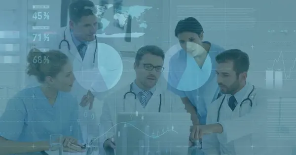 Çeşitli Doktorların Veri Işleme Görüntüsü Küresel Tıp Sağlık Veri Işleme — Stok fotoğraf