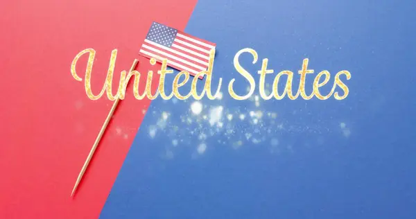 赤と青の背景にあるアメリカ合衆国の国旗の上の合衆国国家のイメージ アメリカ独立 祝賀コンセプトデジタル生成イメージ — ストック写真