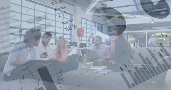 Digitale Zusammensetzung Verschiedener Geschäftsleute Innerhalb Eines Büros Die Ein Meeting — Stockfoto
