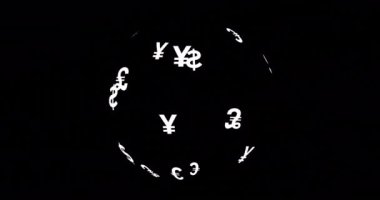 Siyah arkaplan üzerinde veri işleme olan para birimi simgeleriyle dünyanın animasyonu. Küresel çevrimiçi alışveriş, iş, bağlantılar, bilgisayar ve veri işleme kavramı dijital olarak oluşturulmuş video.