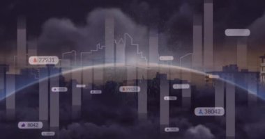 Bulutlu şehir manzarası üzerinde veri işleme sosyal medya bildirimleri ve grafiklerinin animasyonu. Bağlantı, veri, ağ, dijital arayüz ve iletişim, dijital olarak oluşturulmuş video.