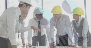 Ofis planları olan çeşitli mimarların finansal veri işleme görüntüsü. Küresel mimari, işletme, finans, hesaplama ve veri işleme kavramı dijital olarak oluşturulmuş görüntü.