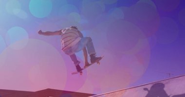 Kafkas kaykayının üzerindeki renkli noktaların görüntüsü. küresel spor ve dijital arayüz kavramı dijital olarak oluşturulmuş görüntü.