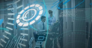 Beyaz tenli oda çalışanlarının veri işleme görüntüsü. Küresel bağlantılar, veri işleme ve dijital arayüz konsepti dijital olarak oluşturulmuş resim.