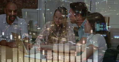 İş adamları üzerinde finansal veri işleme görüntüsü. global business, finans, data işleme ve dijital arayüz kavramı dijital olarak oluşturuldu.