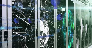 Sunucu odasında veri işleme ve matematiksel denklemlerin resmi. Küresel teknoloji, bilgisayar ve dijital arayüz kavramı dijital olarak oluşturulmuş görüntü.