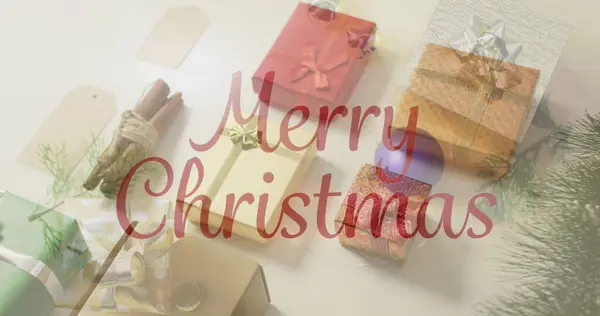 Εικόνα Του Κειμένου Των Χριστουγεννιάτικων Χαιρετισμών Πάνω Από Χριστουγεννιάτικα Δώρα — Φωτογραφία Αρχείου