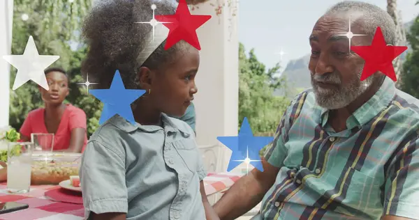 Kuva Tähdet Väreissä Lipun Usa Yli Afrikkalainen Amerikkalainen Isoisä Hänen — kuvapankkivalokuva