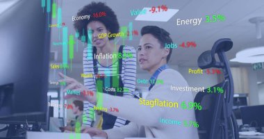 Ofisteki çeşitli iş adamlarının veri işleme görüntüsü. Küresel iş, bilgisayar ve dijital arayüz kavramı dijital olarak oluşturulmuş görüntü.