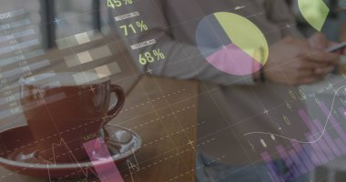 Akıllı telefon kullanan bir kadının istatistik ve veri işleme görüntüsü. küresel iş, dijital arayüz ve teknoloji konsepti dijital olarak oluşturulmuş görüntü.