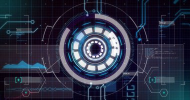 Siyah arkaplanlı arayüzdeki anakart ve dairesel tarama verilerinin görüntüsü. Veri, küresel iletişim ve dijital arayüz kavramı dijital olarak oluşturulmuş görüntü.