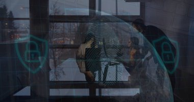 Ofisteki çeşitli iş adamlarının veri işleme görüntüsü. Bilgisayar güvenliği günü ve dijital olarak oluşturulan görüntü konsepti.