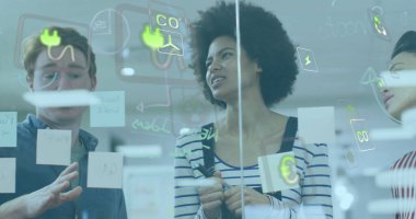 Ofisteki çeşitli iş adamlarının imajları. Küresel iş, bilgisayar ve dijital arayüz kavramı dijital olarak oluşturulmuş görüntü.