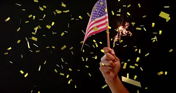 Imagem Confete Caindo Sobre Mão Segurando Bandeira Estados Unidos América — Fotografia de Stock