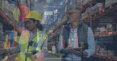 Depoda çalışan kadın ve erkeğin istatistik ve mali veri işleme görüntüsü. küresel gönderim ve bağlantılar konsepti dijital olarak oluşturulmuş görüntü.