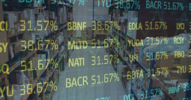 Borsa görüntüsü ve boş depo üzerinden finansal veri işleme. küresel sevkiyat, dağıtım ve bağlantılar konsepti dijital olarak oluşturuldu. 