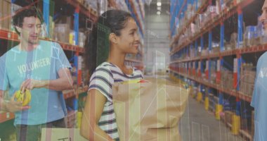 İstatistiksel veriler Afro-Amerikan bir kadının ambardaki erkek gönüllülere çanta bağışladığını gösteriyor. lojistik ve ulaşım sektörü kavramı