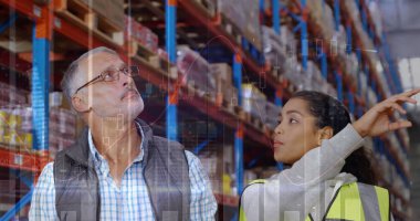 Depodaki çeşitli işçilerin veri işleme görüntüsü. küresel iş ve dijital arayüz kavramı dijital olarak oluşturulmuş görüntü.