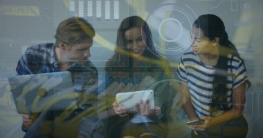 Renkli yapboz parçaları ve elektronik kullanan çocukların veri işleme görüntüsü. Küresel eğitim teknolojisi ve bağlantılar konsepti dijital olarak oluşturuldu.