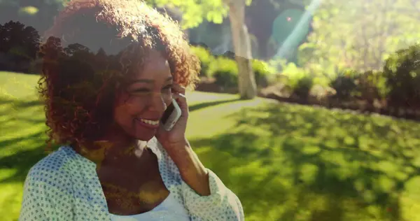 Close African American Woman Calling Her Phone While Giggling She — Stock Photo, Image