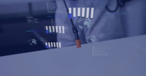 Animace Zpracování Dat Diagramy Nad Člověkem Dezinfekční Místnosti Nošení Bezpečnostního — Stock video