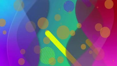 Yeşil arka planda renkli şekillerin canlandırılması. Şekiller, şablon ve arkaplan konsepti, dijital olarak oluşturulmuş video.