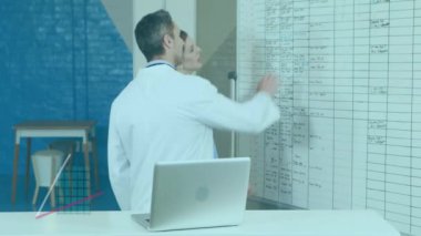 Çeşitli doktorların hastanede iş görüşmesi üzerine finansal veri işleme animasyonu. Küresel tıp, sağlık, bilgisayar ve dijital arayüz kavramı, dijital olarak oluşturulmuş video.