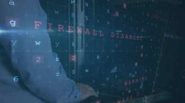 Bilgisayar sunucuları tarafından dizüstü bilgisayarla beyaz erkek üzerinde dijital veri işleme animasyonu. Küresel bağlantılar, hesaplama ve veri işleme kavramı, dijital olarak oluşturulmuş video.