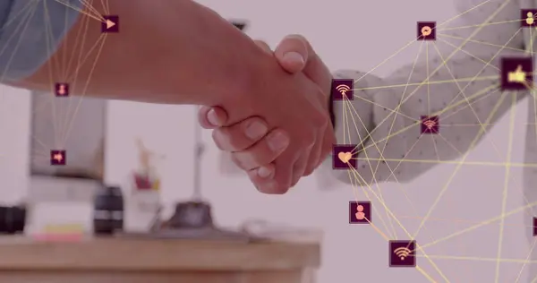 Imagem Rede Conexões Com Ícones Sobre Diversos Empresários Apertando Mãos — Fotografia de Stock